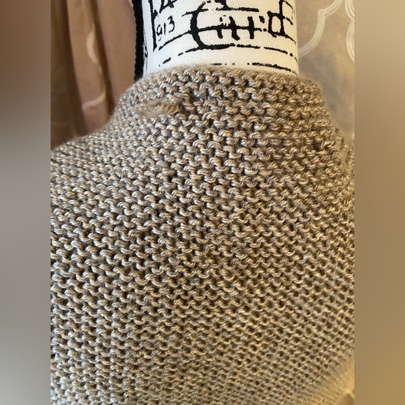 Vintage Hand-Knit Light Brown Triangle Shaped Prayer Shawl - Picture 7 of 10